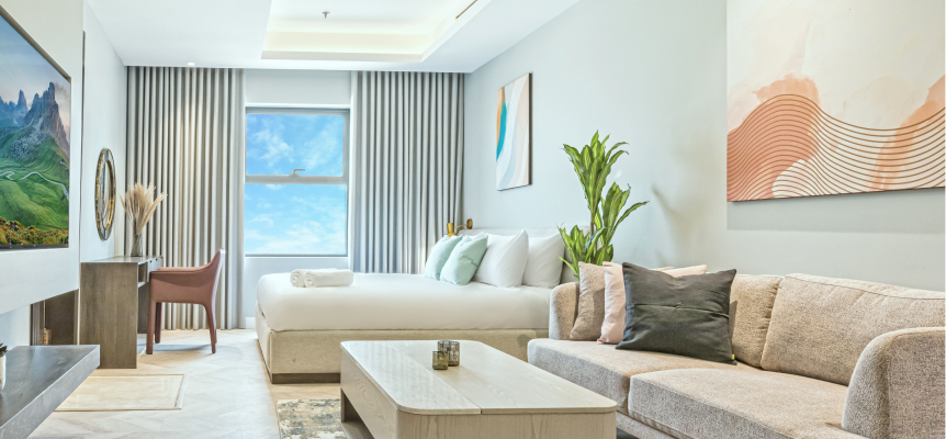 Studio or 1 Bedroom Apartment